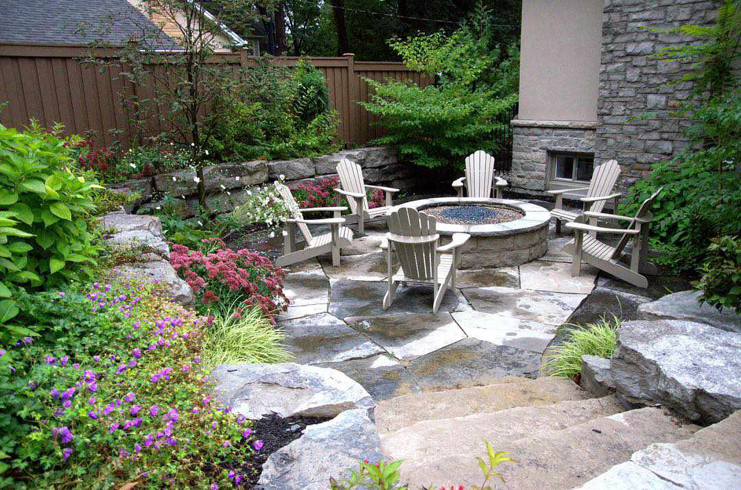 25 Yard Fire Pit Landscaping Ideas for All Backyards and Budgets